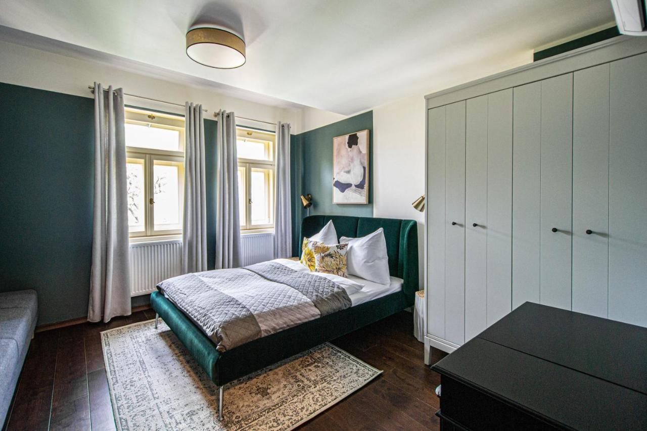 Quite Loft With Balcony And 3 Air Conditioners Prague Exterior photo