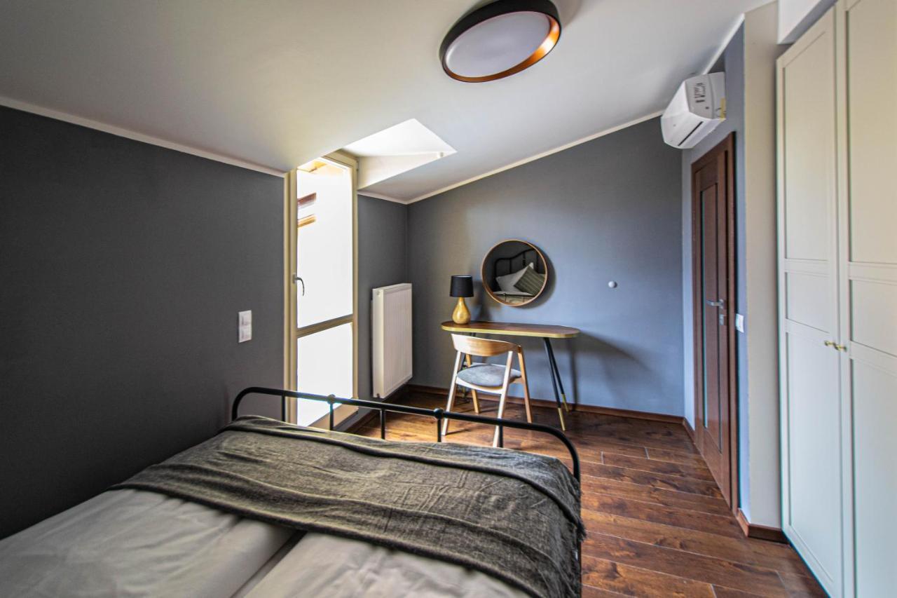 Quite Loft With Balcony And 3 Air Conditioners Prague Exterior photo