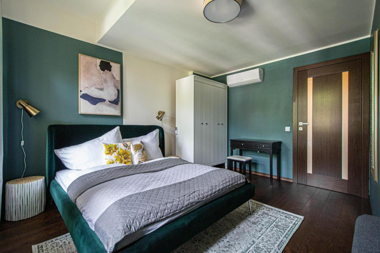 Quite Loft With Balcony And 3 Air Conditioners Prague Exterior photo