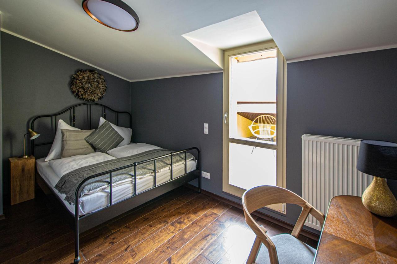 Quite Loft With Balcony And 3 Air Conditioners Prague Exterior photo
